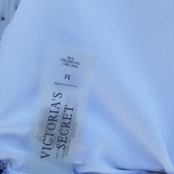 Victoria's Secret bikini top - Picture 2 of 3